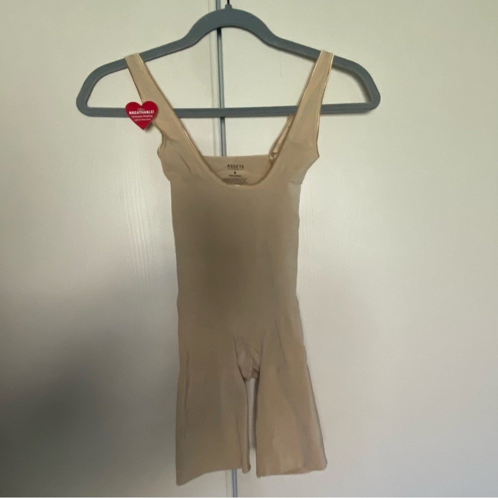 NEW SPANX Tan Size Small Bodysuit Shorts